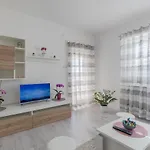 With Parking Space - 22124 Apartment *