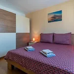 Apartment With Parking Space - 22124 Porec
