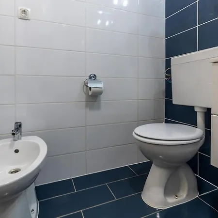 With Parking Space - 22124 Apartman *