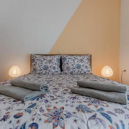 With Parking Space - 22124 Apartment Porec