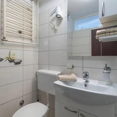 With Parking Space - 22124 Apartment Porec