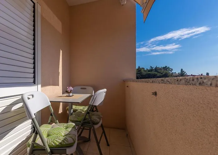 With Parking Space - 22124 Apartment *