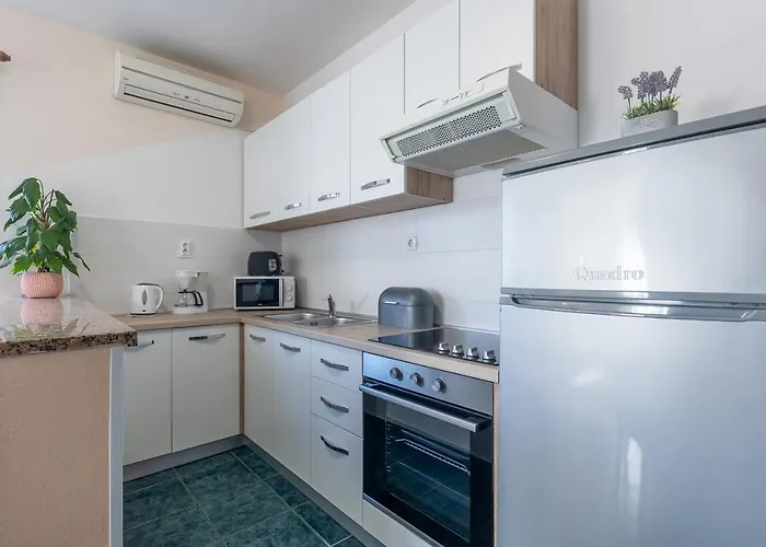 With Parking Space - 22124 Apartment Poreč