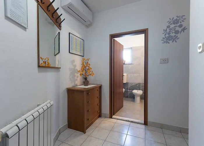 Apartment With Parking Space - 22124