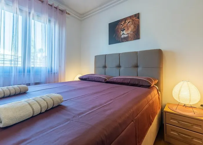 Апартаменты With Parking Space - 22124