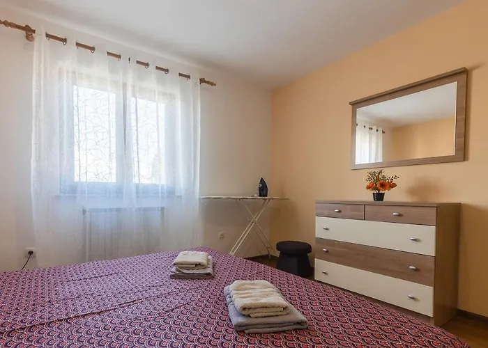 With Parking Space - 22124 Апартаменты Пореч